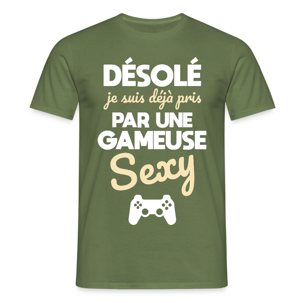 T-shirt Homme - Je suis pris par une gameuse sexy - vert militaire