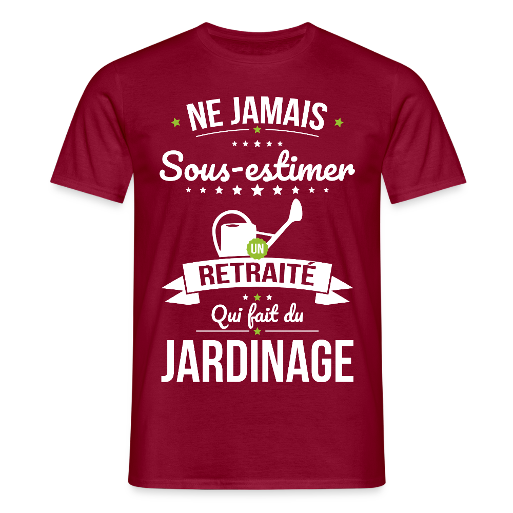 T-shirt Homme - Ne jamais sous-estimer un retraité qui fait du jardinage - rouge brique