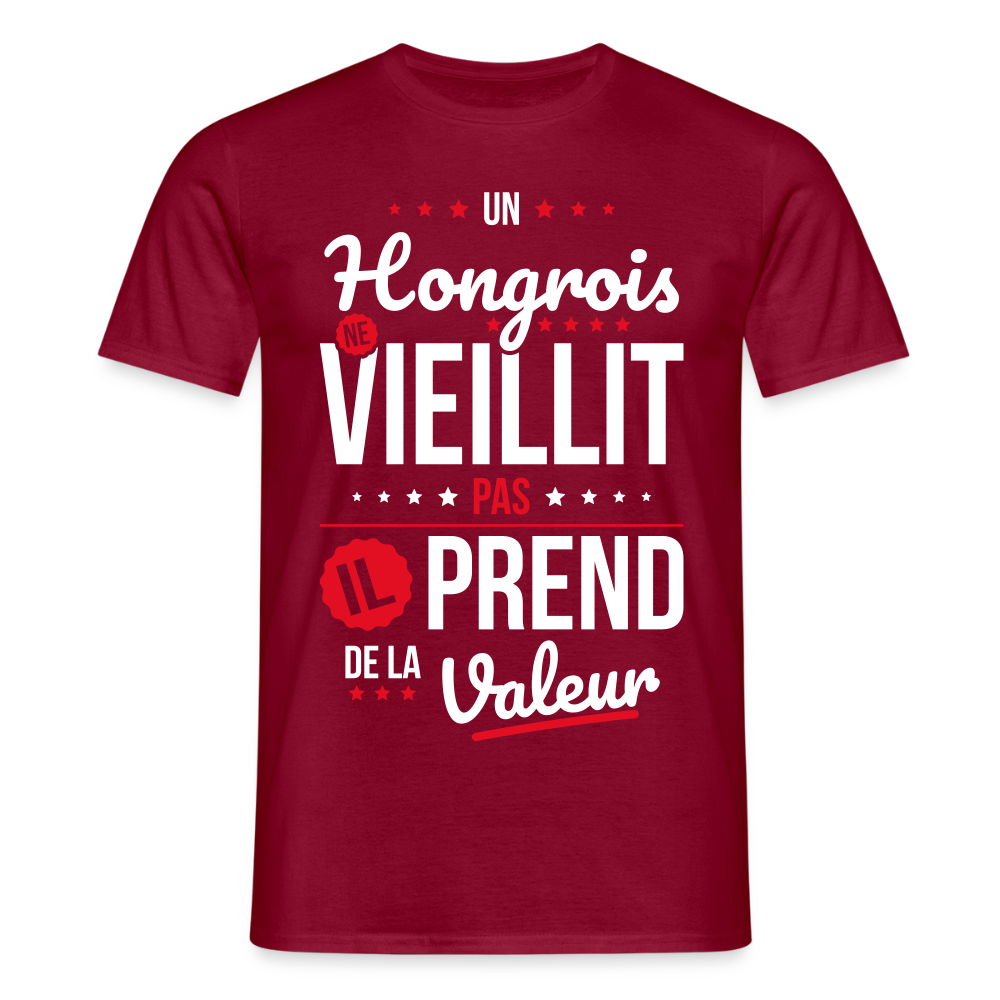 T-shirt Homme - Un Hongrois ne vieillit pas - rouge brique