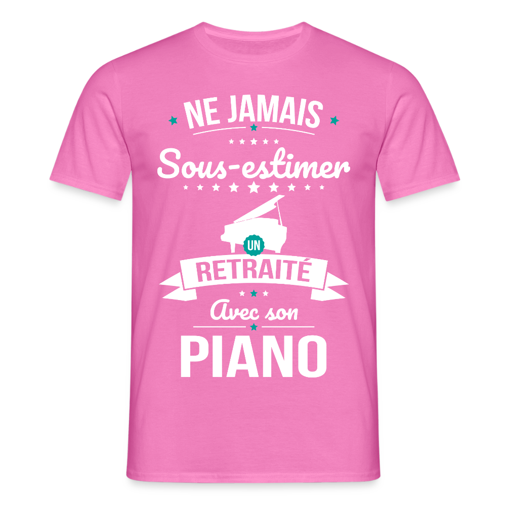 T-shirt Homme - Ne jamais sous-estimer un retraité avec son piano - rose