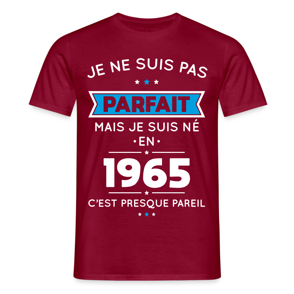 T-shirt Homme - Anniversaire 60 Ans - Pas parfait mais né en 1965 - rouge brique