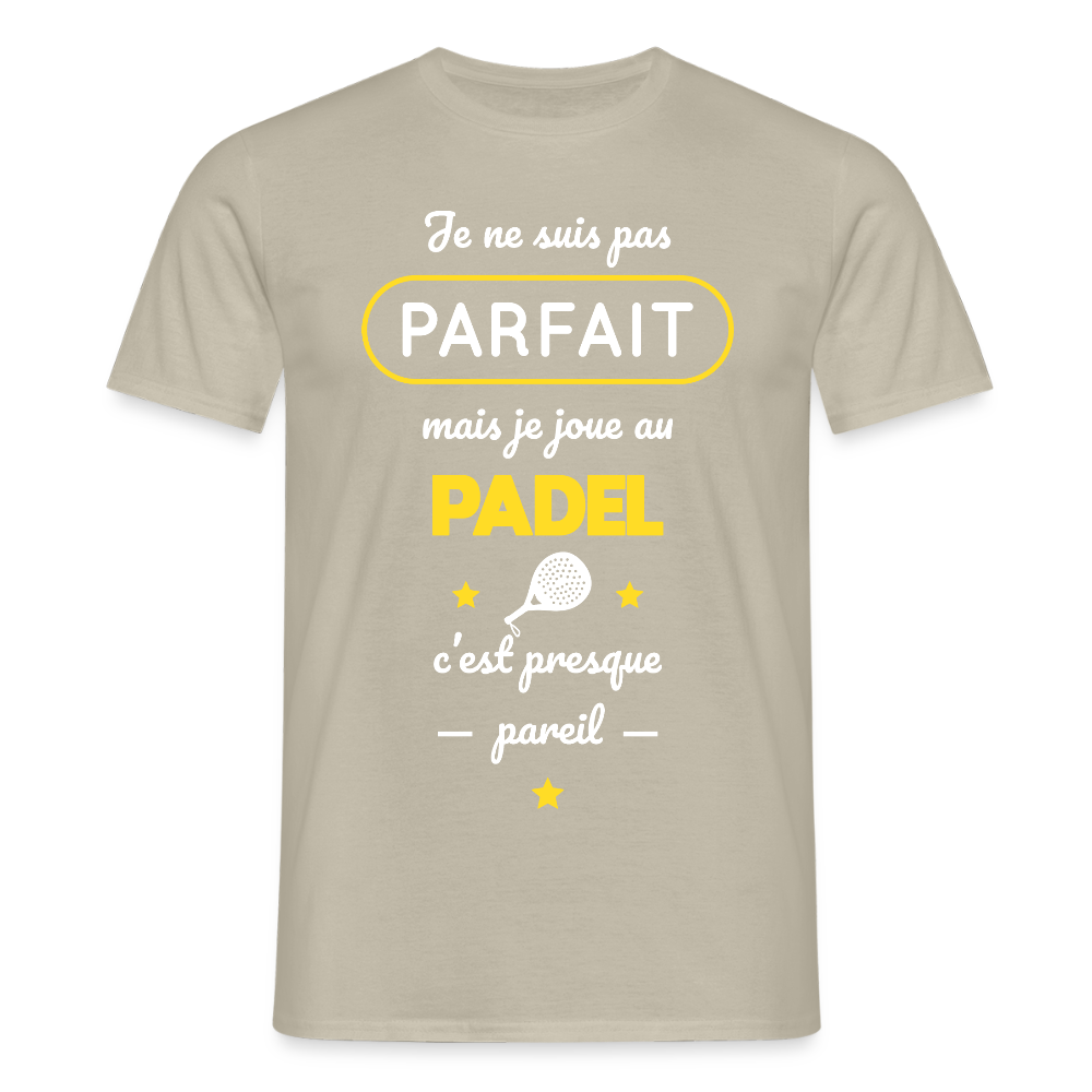 T-shirt Homme - Je Ne Suis Pas Parfait Mais Je Joue Au Padel - beige sable