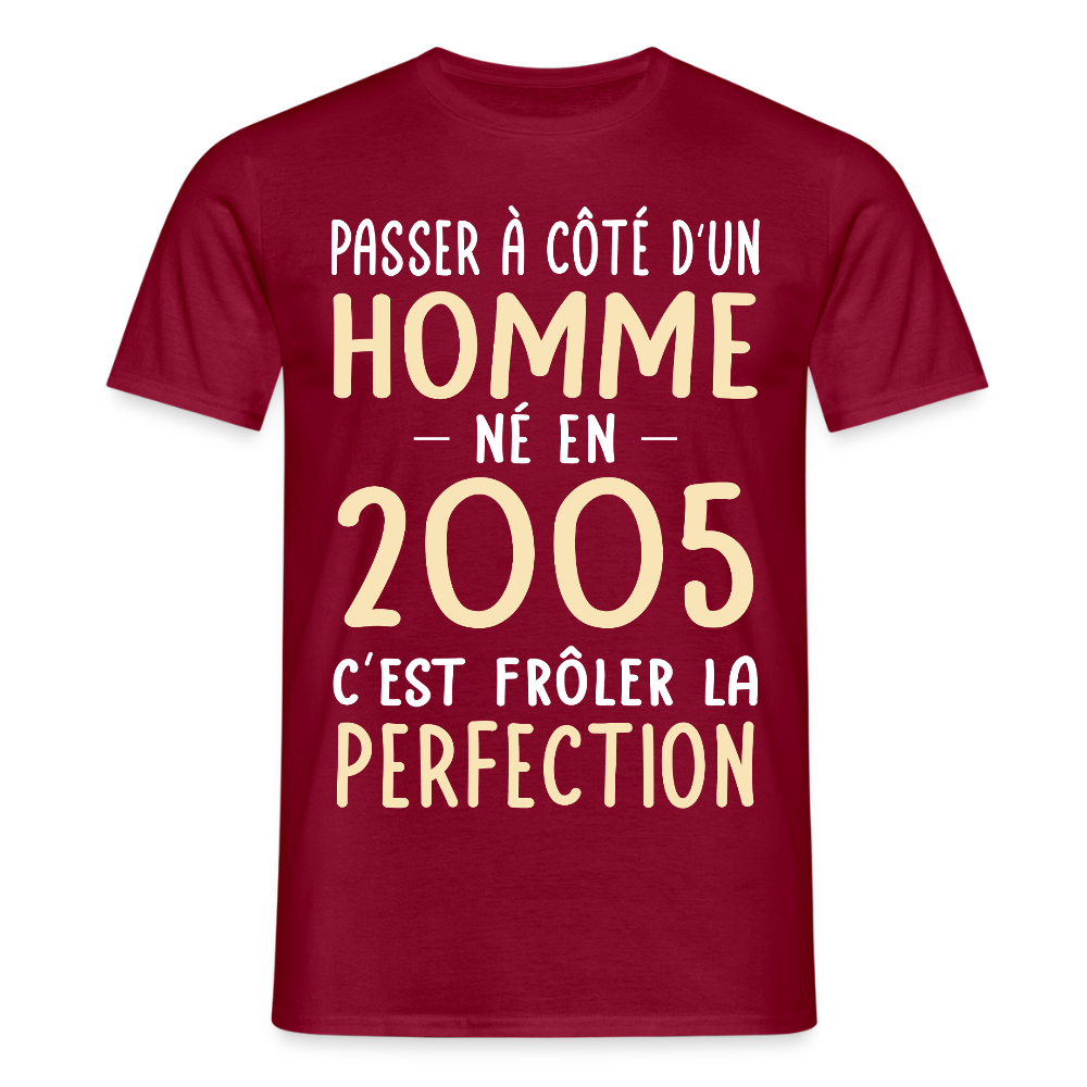 T-shirt Homme - Anniversaire 20 Ans - Né en 2005 - Frôler la perfection - rouge brique