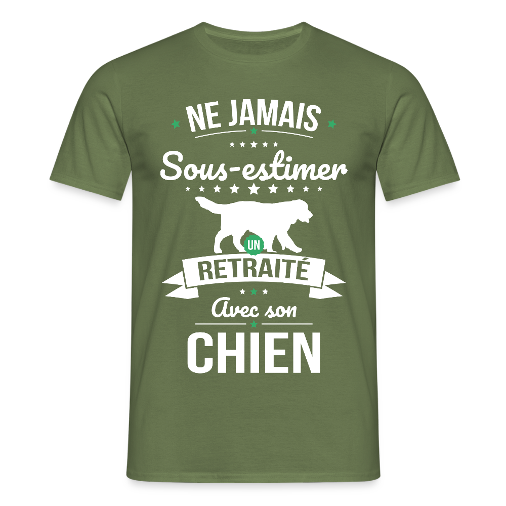 T-shirt Homme - Ne jamais sous-estimer un retraité avec son chien - vert militaire
