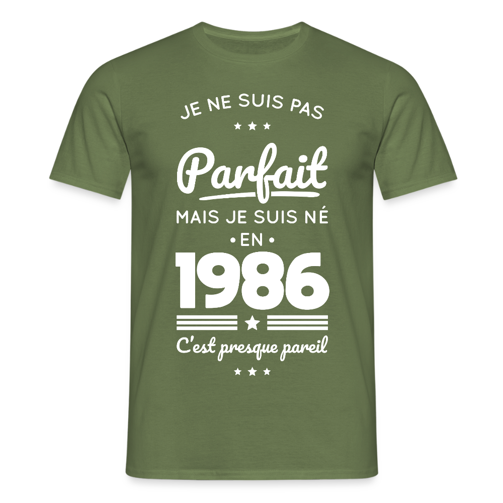 T-shirt anniversaire homme 40 ans – Pas parfait mais né en 1986 - vert militaire