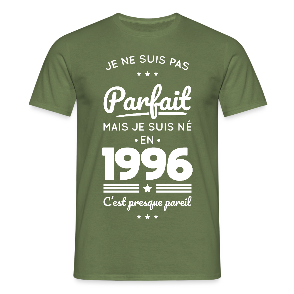 T-shirt anniversaire homme 30 ans – Pas parfait mais né en 1996 - vert militaire