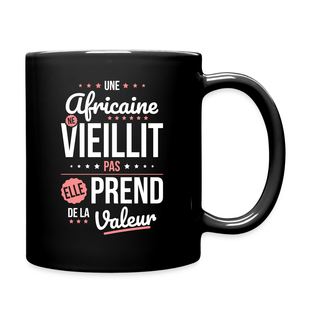 Mug uni - Une Africaine ne vieillit pas - noir
