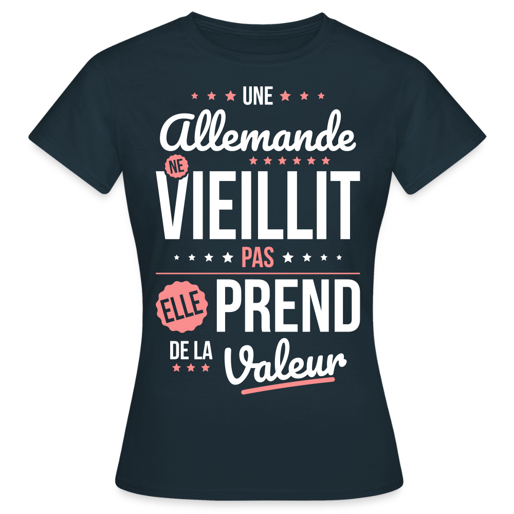 T-shirt Femme - Une Allemande ne vieillit pas - marine