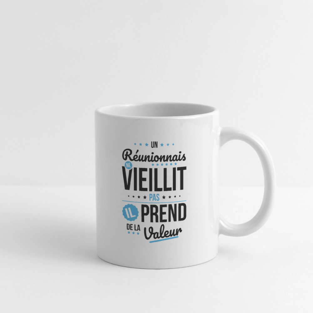 Mug blanc - Un Réunionnais ne vieillit pas - blanc