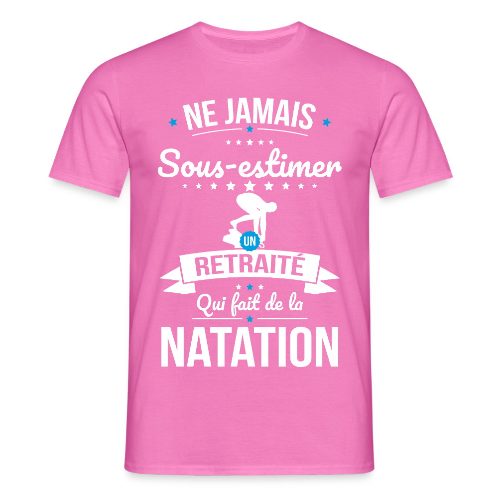 T-shirt Homme - Ne jamais sous-estimer un retraité qui fait de la natation - rose