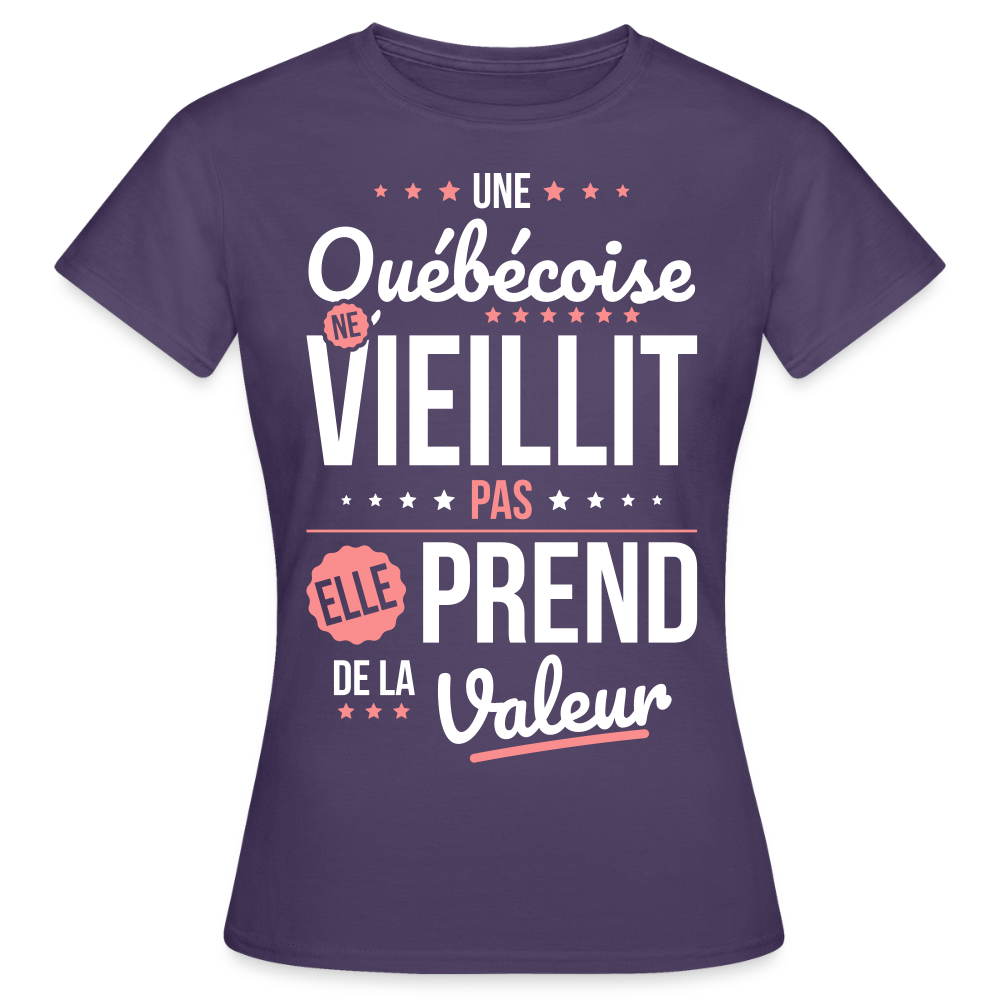 T-shirt Femme - Une Québécoise ne vieillit pas - violet foncé