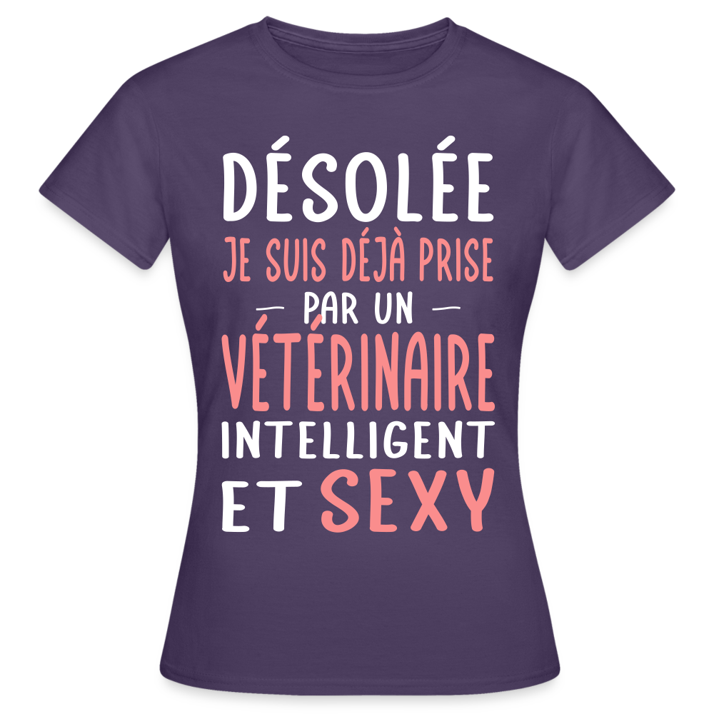 T-shirt Femme - Je suis prise par un vétérinaire intelligent et sexy - violet foncé