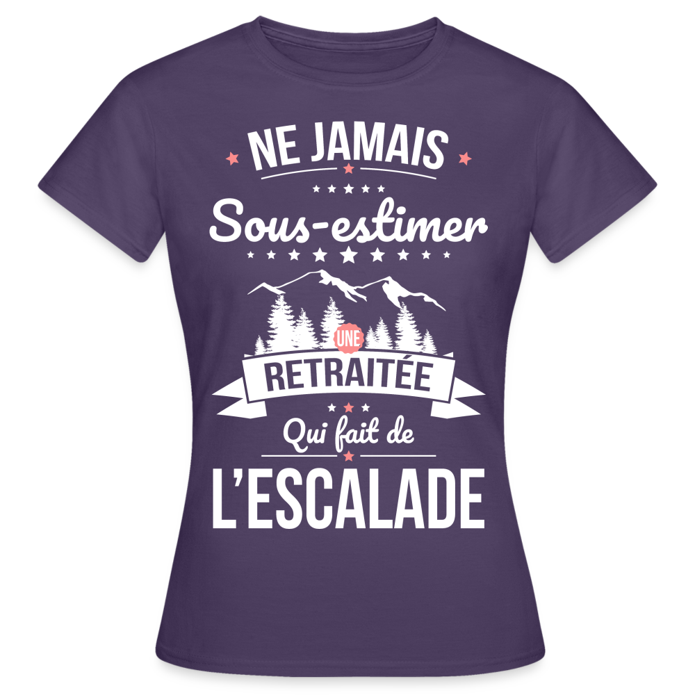 T-shirt Femme - Ne jamais sous-estimer une retraitée qui fait de l'escalade - violet foncé