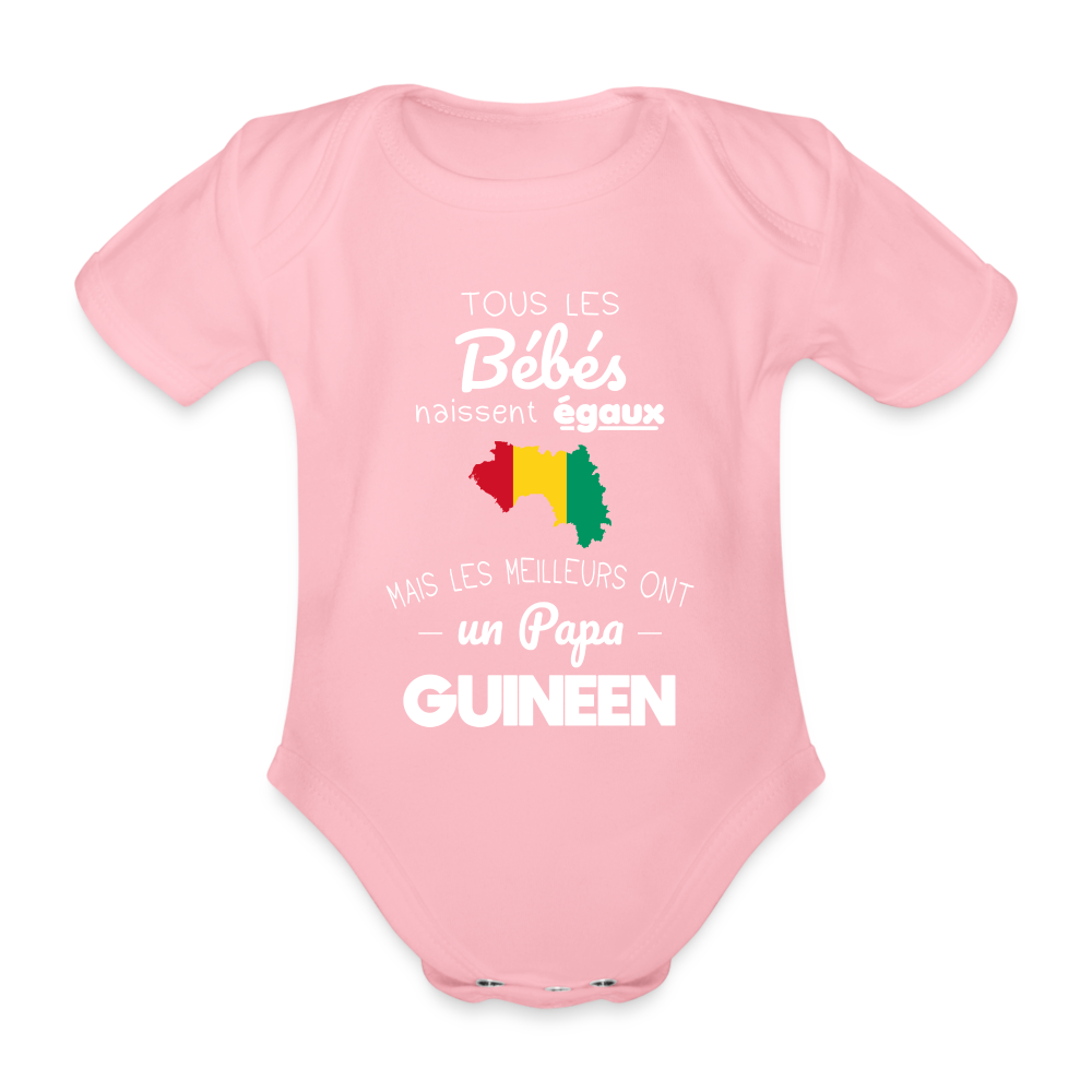 Body Bébé bio manches courtes - Les Meilleurs Ont Un Papa Guinéen - rose clair