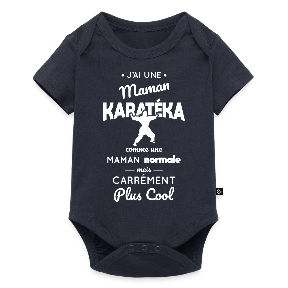 Body Bébé bio manches courtes - J'ai une maman karatéka - bleu marine