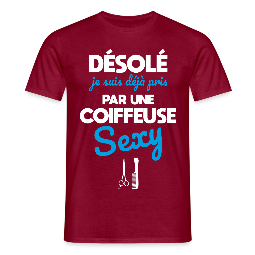 T-shirt Homme - Je suis pris par une coiffeuse sexy. - rouge brique