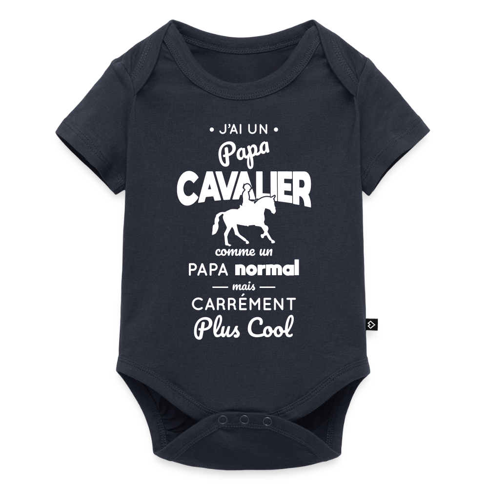 Body Bébé bio manches courtes - J'ai un papa cavalier - bleu marine
