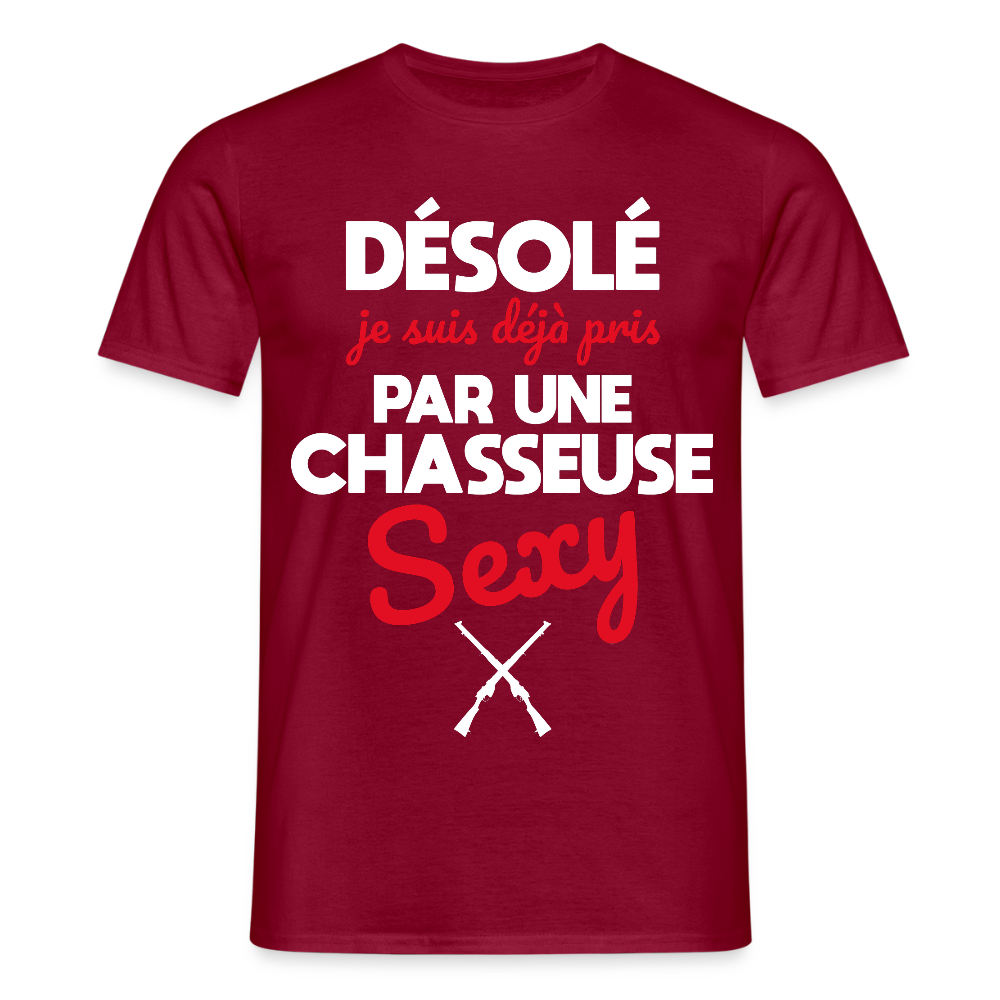 T-shirt Homme - Je suis déjà pris par une chasseuse sexy - rouge brique