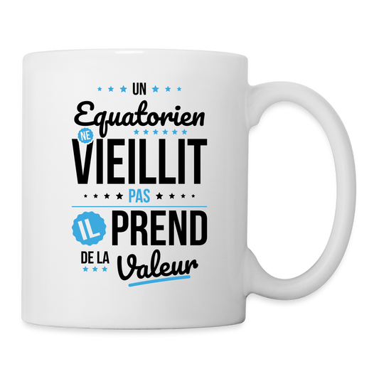 Mug blanc - Un Equatorien ne vieillit pas - blanc