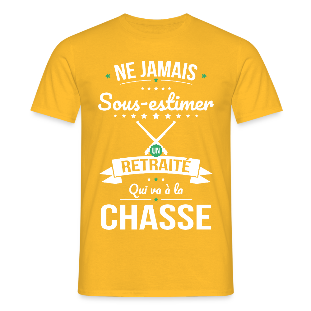 T-shirt Homme - Ne jamais sous-estimer un retraité qui va à la chasse - jaune