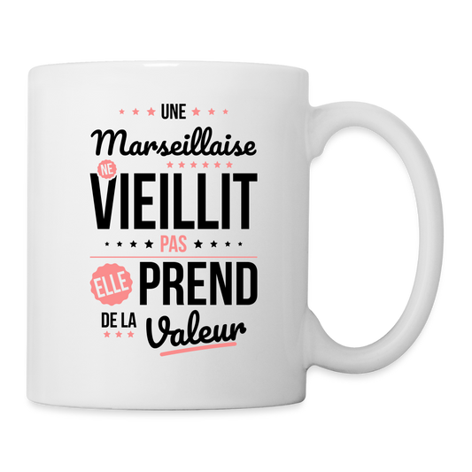 Mug blanc - Une Marseillaise ne vieillit pas - blanc