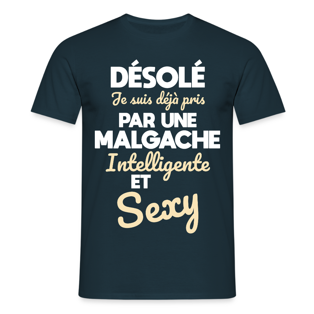 T-shirt Homme -  Je suis déjà pris par une Malgache intelligente et sexy - marine
