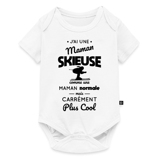 Body Bébé bio manches courtes - J'ai une maman skieuse - blanc