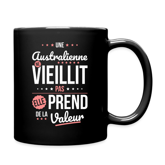 Mug uni - Une Australienne ne vieillit pas - noir