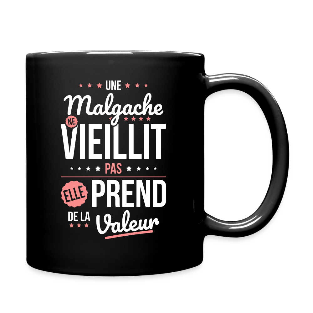 Mug uni - Une Malgache ne vieillit pas - noir