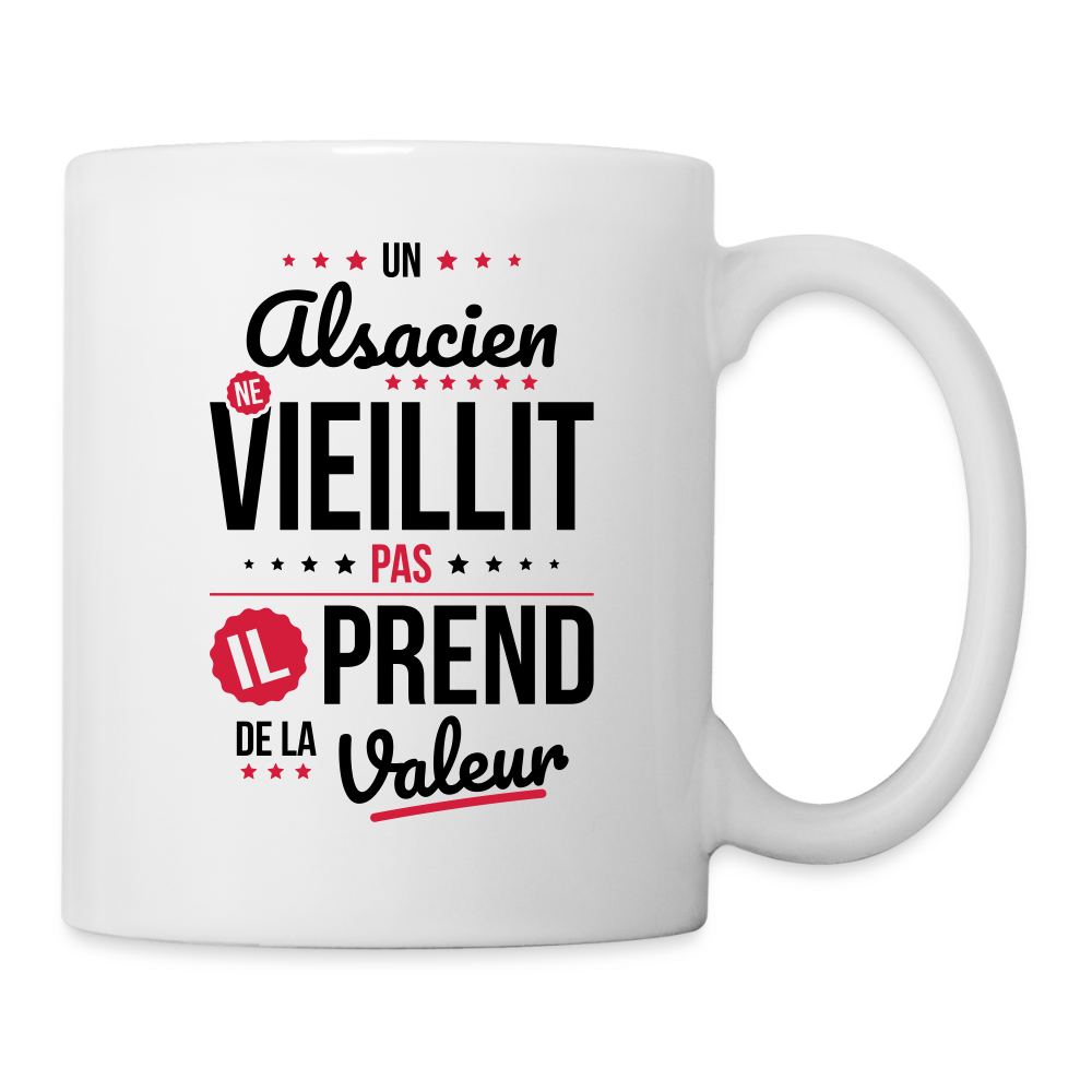Mug blanc - Un Alsacien ne vieillit pas - blanc