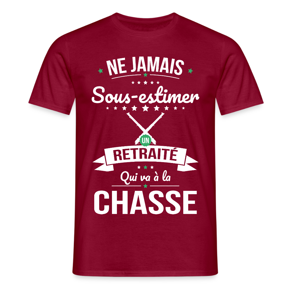 T-shirt Homme - Ne jamais sous-estimer un retraité qui va à la chasse - rouge brique