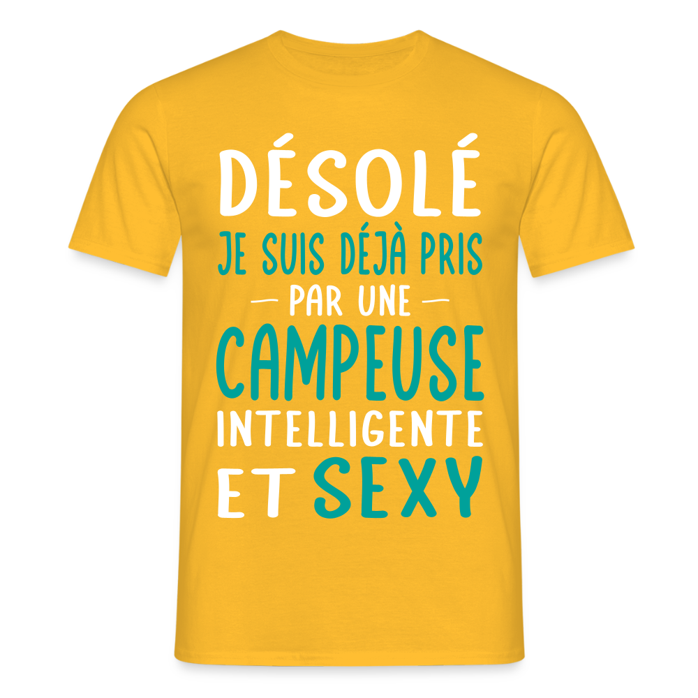 T-shirt Homme - Je  suis déjà pris par une campeuse intelligente et sexy - jaune
