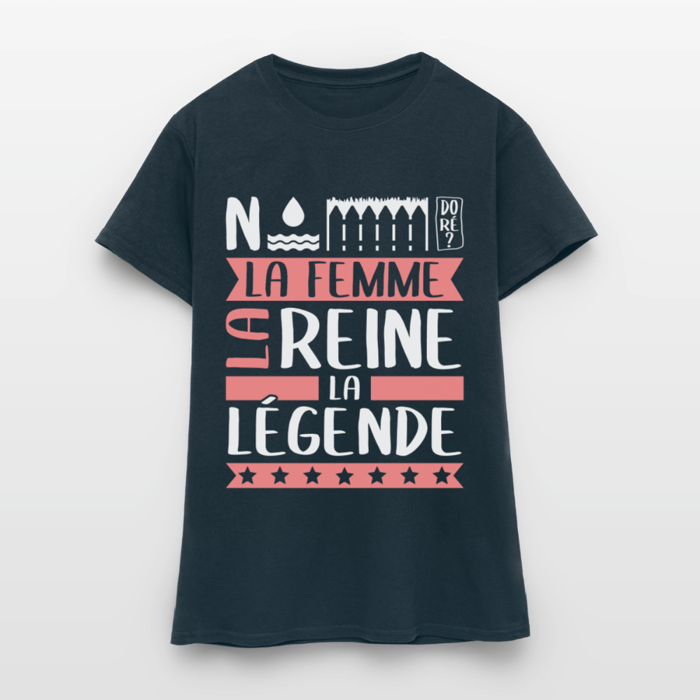 T-shirt femme Noémie rébus – La femme, la reine, la légende - marine
