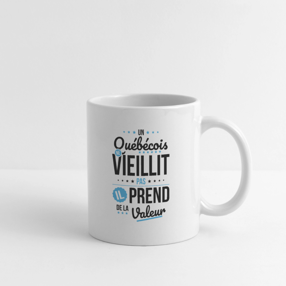 Mug blanc - Un Québécois ne vieillit pas - blanc
