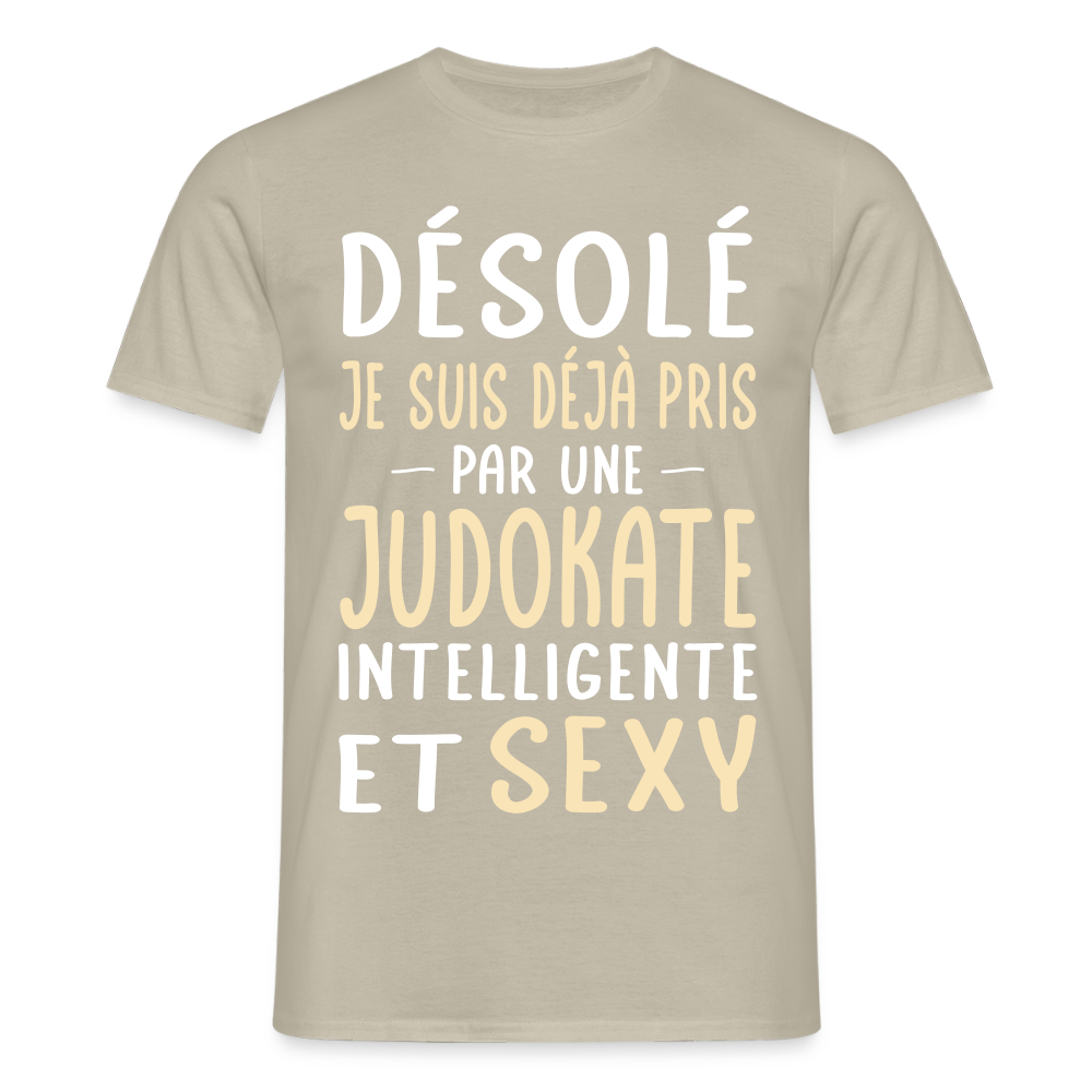 T-shirt Homme - Je suis pris par une judokate intelligente et sexy - beige sable