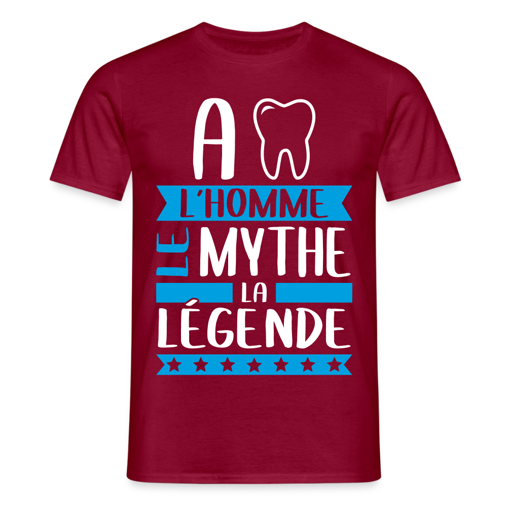T-shirt homme Adam rébus – L’homme, le mythe, la légende - rouge brique