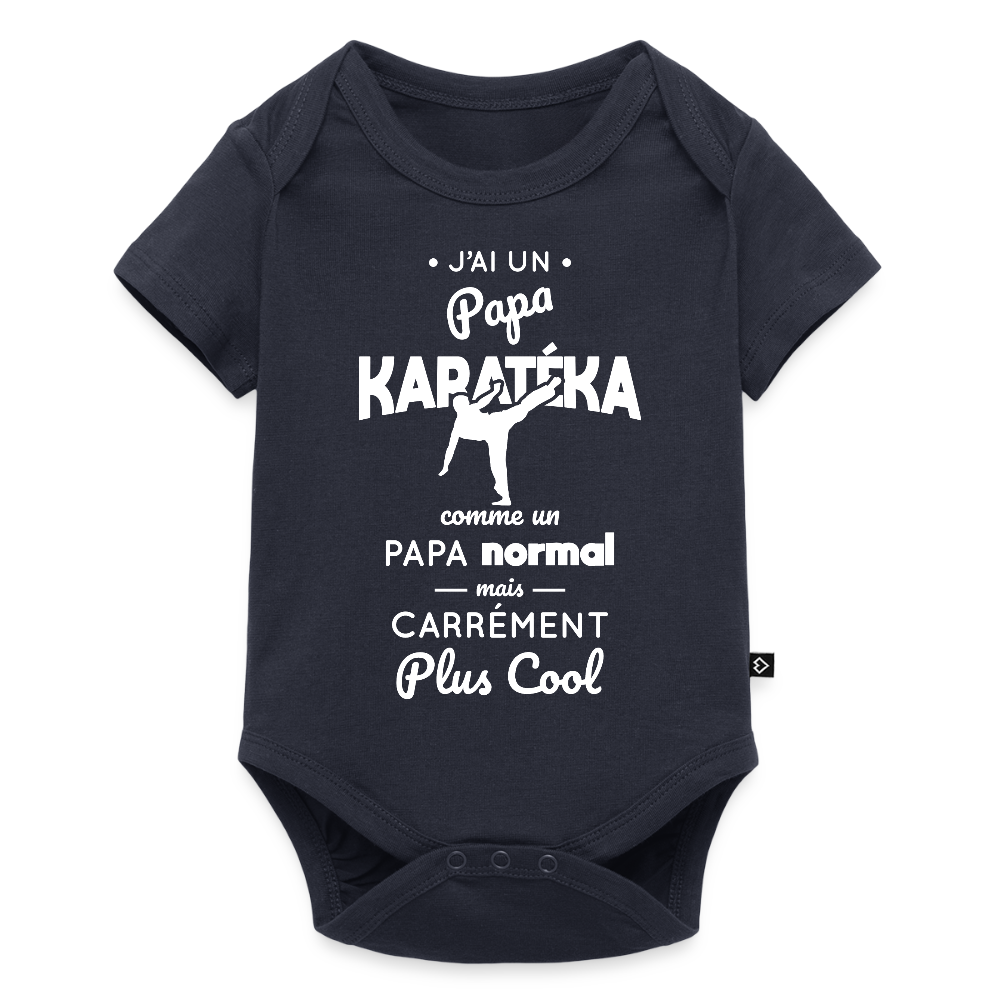 Body Bébé bio manches courtes - J'ai un papa karatéka - bleu marine