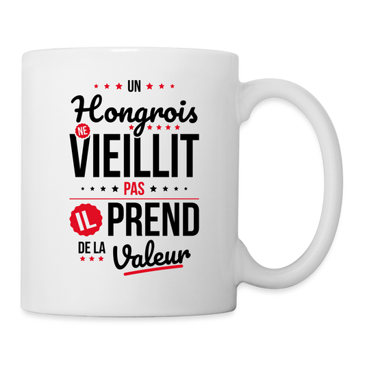 Mug blanc - Un Hongrois ne vieillit pas - blanc